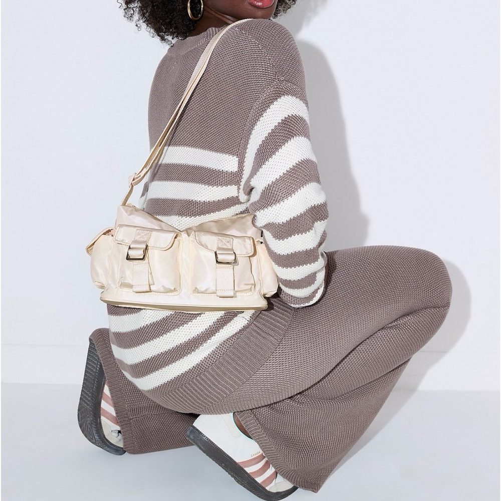 VS PINK WHITE SHELL CARGO BAG